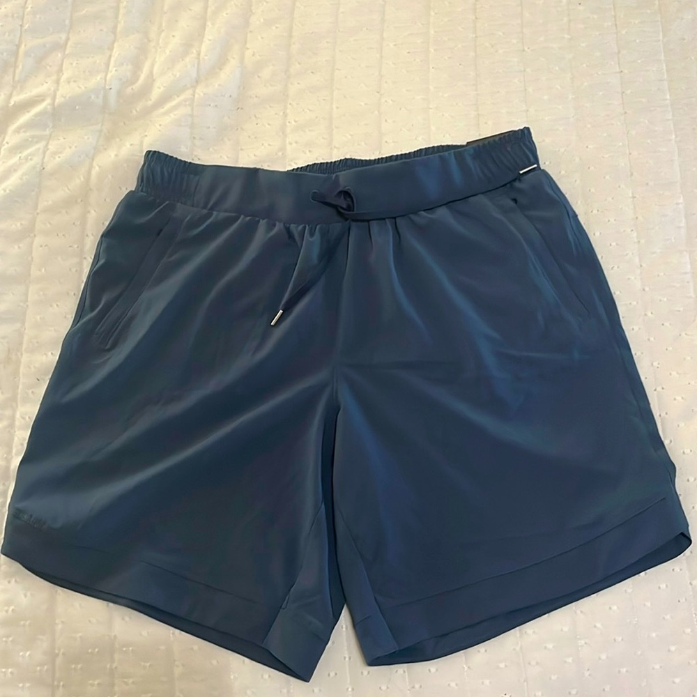 NWT CALIA Journey Collection Mid Rise Short 8”